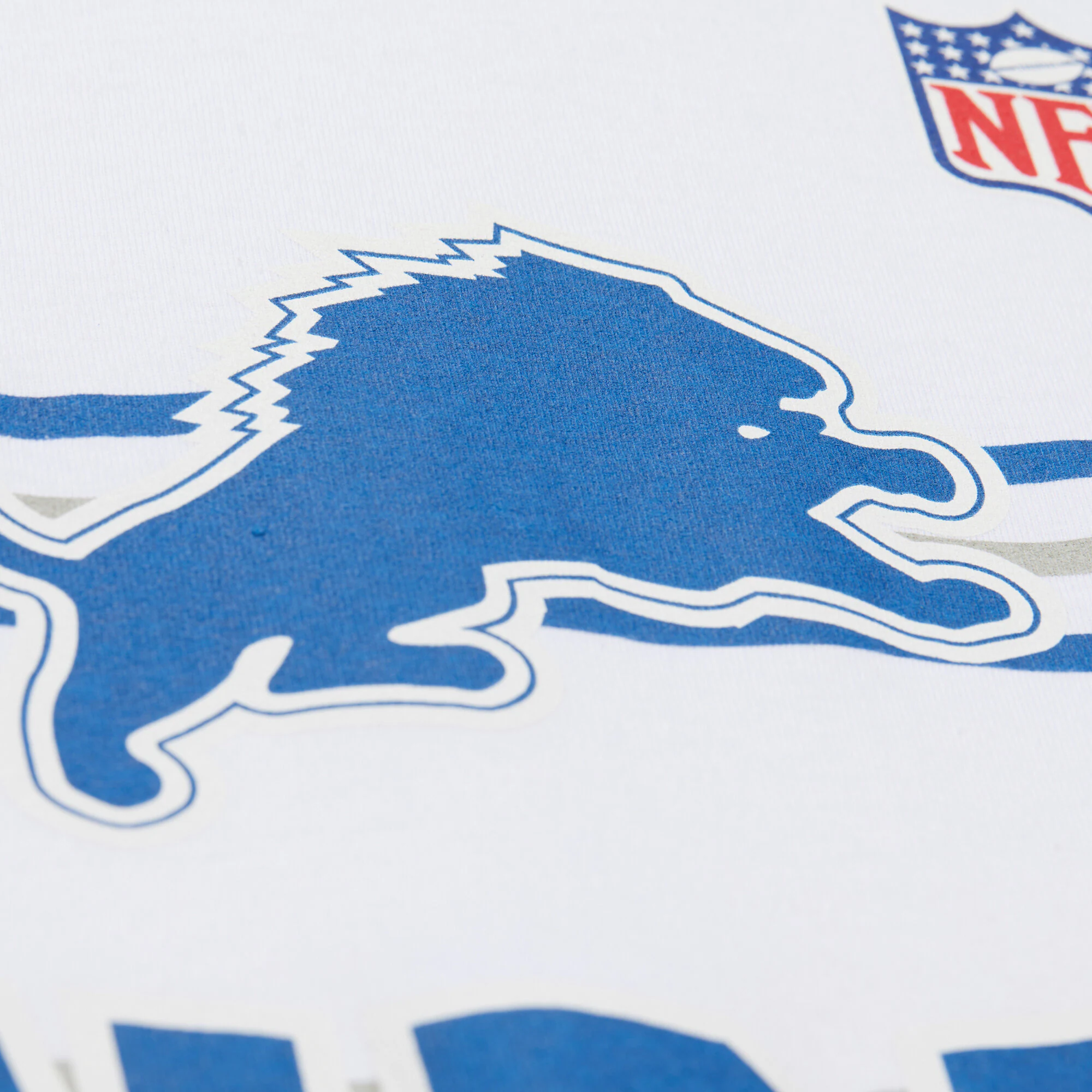 Men's Mitchell & Ness Barry Sanders White Detroit Lions Name & Number Team Origins Vintage Logo T-Shirt